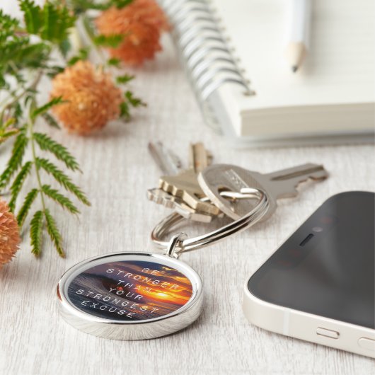 Motivierend Wörter - Seien Sie stärker als Ihre Au Schlüsselanhänger (Seite)