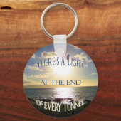 Motivierend Zitatlicht am Tunnelende Schlüsselanhänger (Rückseite)