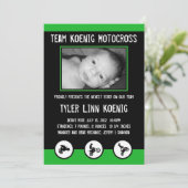 Motocross Dirt Bike Geburtsankündigung (grün) Ankündigung (Stehend Vorderseite)