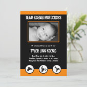 Motocross Dirt Bike Geburtsankündigung (Orange) Ankündigung (Stehend Vorderseite)