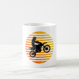 Motocross Dirt Bike Wandern bei Sonnenaufgang Kaffeetasse