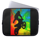 Motocross in einem Solareinschmelzen Laptopschutzhülle (Vorderseite)