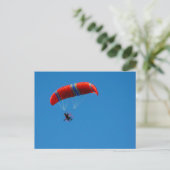 Motor Paraglider auf der Blue Sky Postcard Postkarte (Stehend Vorderseite)