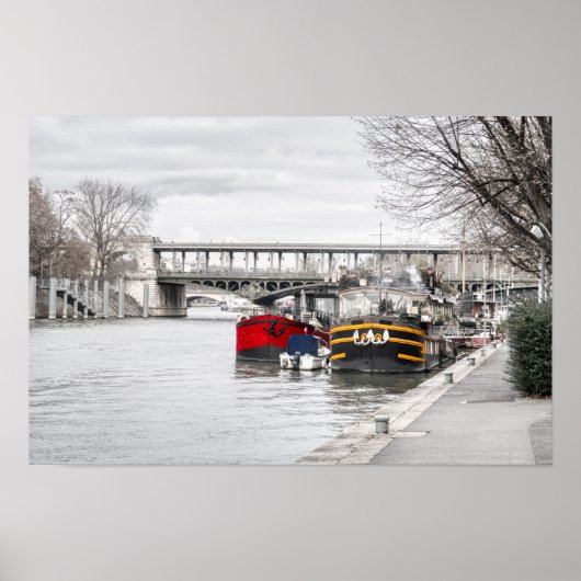 Motorboote in der Nähe von Pont Bir-Hakeim - Paris Poster (Vorne)