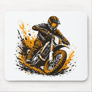 Motorcrossfahrer rutscht kraftvoll durch den Schla Mousepad