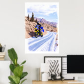 Motorrad auf der Straße | Art der AI Poster (Heimbüro)