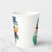 Motorrad, Fallschirme und im Freien Pappbecher (Links)