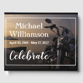 Motorrad in der Nähe der Wasserfeier des Lebens Gästebuch