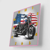 Motorrad mit amerikanischer Flagge Quadratische Wanduhr (Winkel)