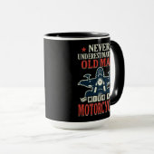 Motorrad-Radfahrer unterschätzen nie einen alten Tasse (VorderseiteRechts)
