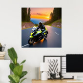 Motorradfahrer fahren entlang der Gebirgsstraße Poster (Heimbüro)