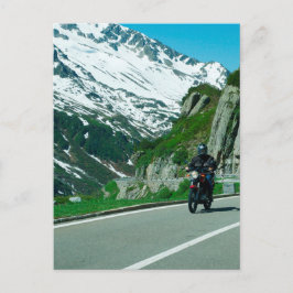 Motorradfahrer im schneebedeckten Foto Postkarte