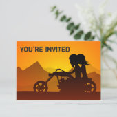 Motorradhütte und Berge Sonnenuntergang Einladung (Stehend Vorderseite)