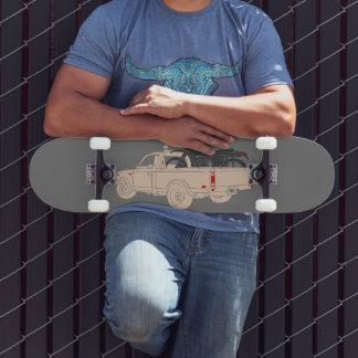 Motorweg auf der Rückseite eines offenen Lastwagen Skateboard