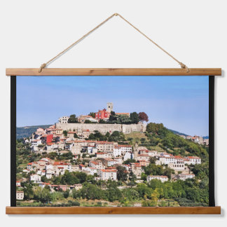 Motovun Croatia Wandteppich Mit Holzrahmen