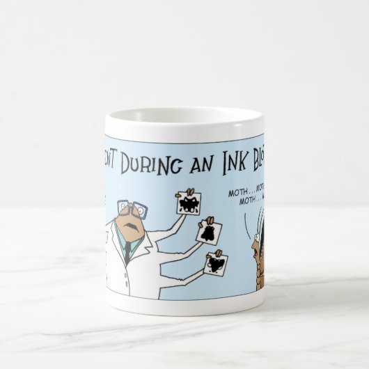 Motte nimmt einen Tintenflecktest Kaffeetasse (Mittel)