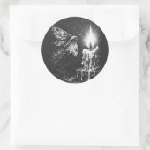 Motte zur Flamme — von BurnsInHell Runder Aufkleber (Tasche)