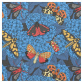 Motten auf blauer Hortensie Stoff (Nahaufnahme)