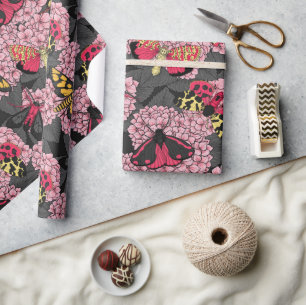 Motten auf rosa Hydrangea Geschenkpapier