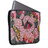 Motten auf rosa Hydrangea Laptopschutzhülle (Vorne Rechts)