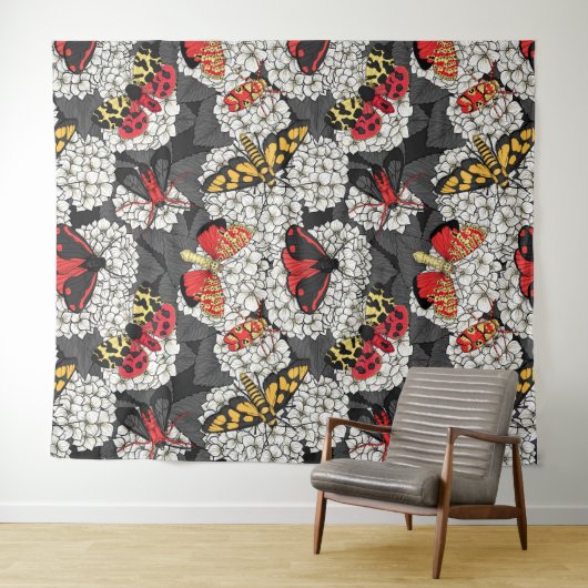 Motten auf weißem Hydrangea Wandteppich (Beispiel (Horizontal))