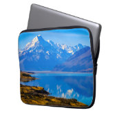 Mount Cook mit Blick auf den Pukaki-See, NZ Laptopschutzhülle (Vorderseite Links)