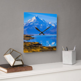 Mount Cook mit Blick auf den Pukaki-See, NZ Quadratische Wanduhr