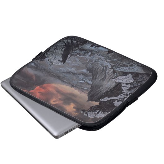 Mount Doom Laptopschutzhülle (Vorne Knopf)