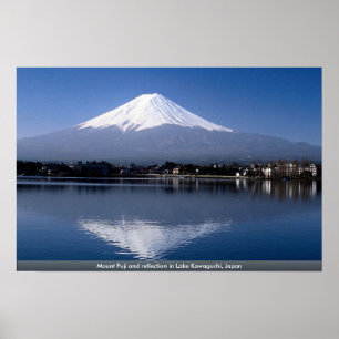 Mount Fuji und Reflexion im Kawaguchi-See, Japan Poster