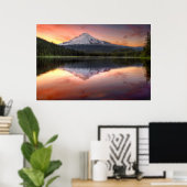 Mount Hood Reflection on Trillium Lake Poster (Heimbüro)