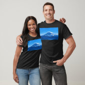 Mount Rainier mit linsenförmiger Wolke (Impression T-Shirt (Unisex)