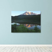 Mount Rainier reflektiert Sonnenaufgang II Leinwanddruck (Insitu (Holzboden))