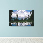 Mount Rainier | Reflektion in einem Bergteich Leinwanddruck (Insitu (Holzboden))