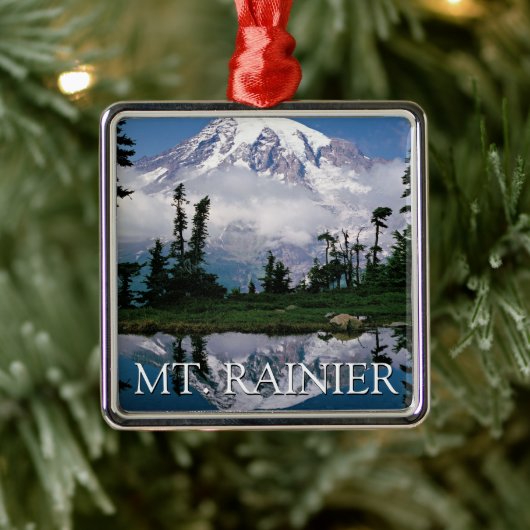 Mount Rainier | Reflektion in einem Bergteich Ornament Aus Metall (Baum)