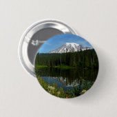 Mount Rainier Seereflektion mit Wildblumen Button (Vorne & Hinten)