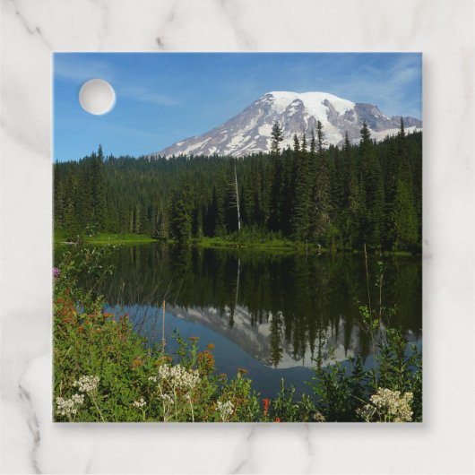 Mount Rainier Seereflektion mit Wildblumen Geschenkanhänger (Vorderseite)