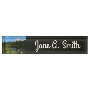 Mount Rainier Seereflektion mit Wildblumen Namensplakette