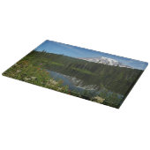 Mount Rainier Seereflektion mit Wildblumen Schneidebrett (Ecke)