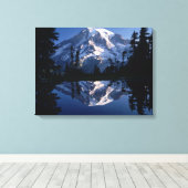 Mount Rainier und Blauer Himmel perfekt reflektier Leinwanddruck (Insitu (Holzboden))