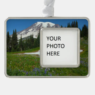 Mount Rainier, Wildblumen und Schnee Rahmen-Ornament Silber