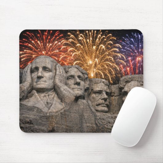 Mount Rushmore Humor with Fireworks Mousepad (Mit Mouse)