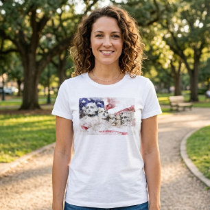 Mount Rushmore mit amerikanischer Flagge schwänzt T-Shirt