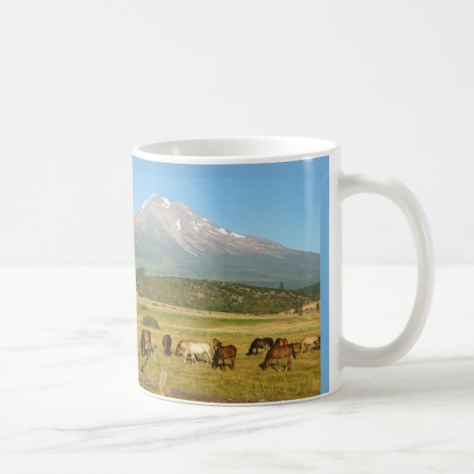 Mount Shasta Horse Herde Tasse (Rechts)