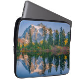 Mount Shuksan gespiegelt im Reflection Lake Laptopschutzhülle (Vorne Rechts)