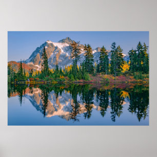 Mount Shuksan gespiegelt im Reflection Lake Poster