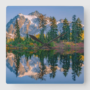Mount Shuksan gespiegelt im Reflection Lake Quadratische Wanduhr