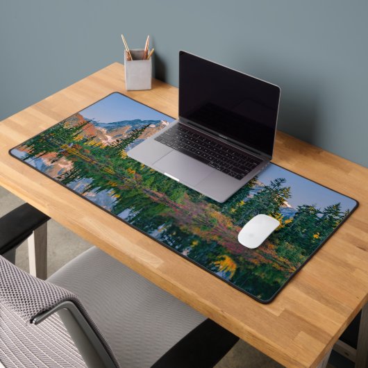 Mount Shuksan gespiegelt im Reflection Lake Schreibtischunterlage (Büro 2)