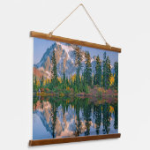 Mount Shuksan gespiegelt im Reflection Lake Wandteppich Mit Holzrahmen (Gewinkelt)