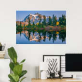Mount Shuksan mirrored in Reflection Lake Poster (Heimbüro)