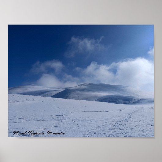 Mount Teghenis Schneegipfel Custom Poster (Vorne)